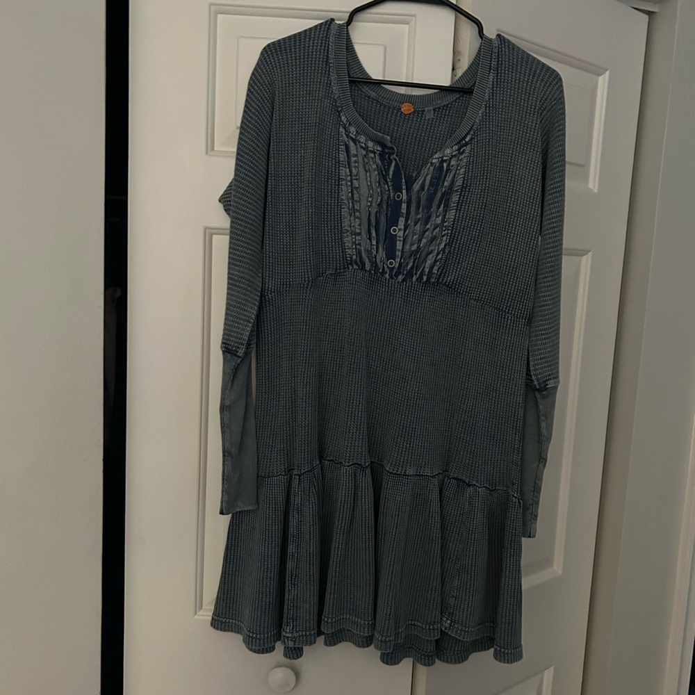 Free people Women's Blue soft Long Sleeve dress med
